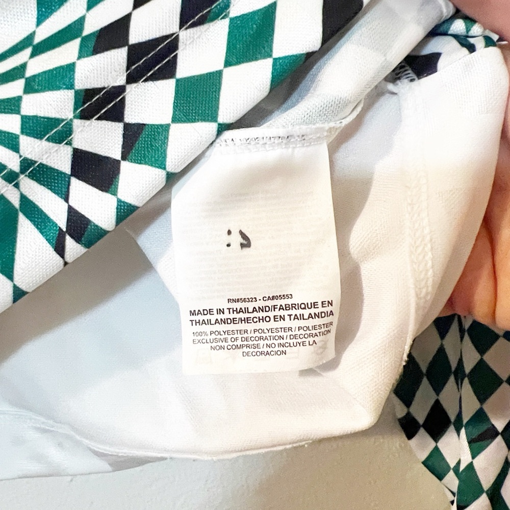 Nike sportswear geometric checkered green black and white long sleeve crop tee - Picture 6 of 10